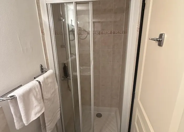 Отель Le Coin Des Halles 2*