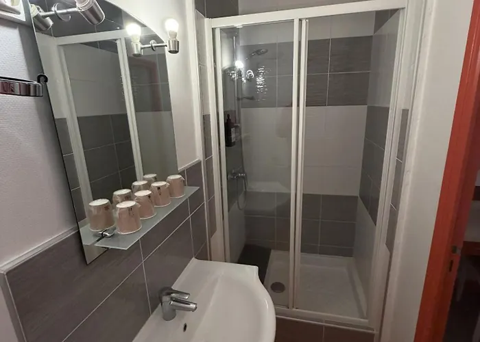 Le Coin Des Halles Отель Каор